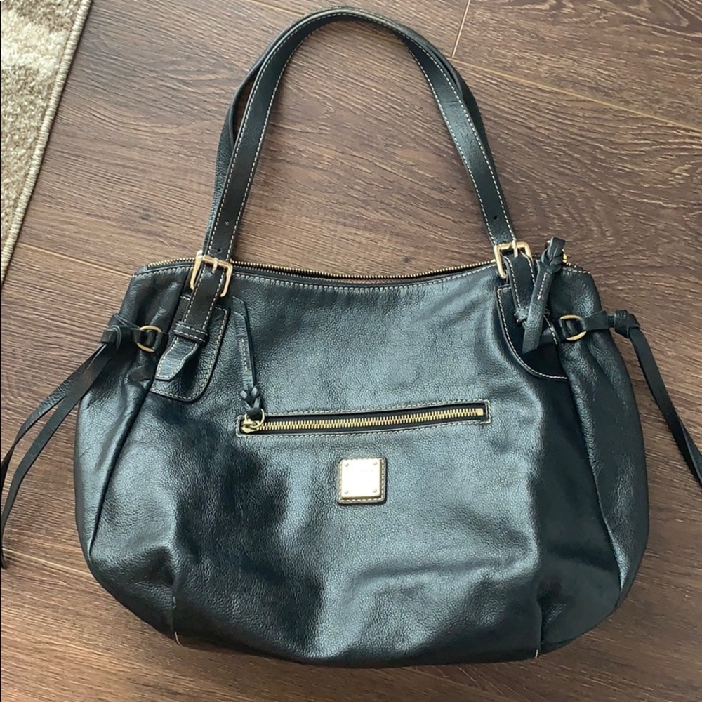 Black vintage Dooney & Bourke purse